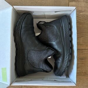 Ecco Exostrike Chelsea Boots